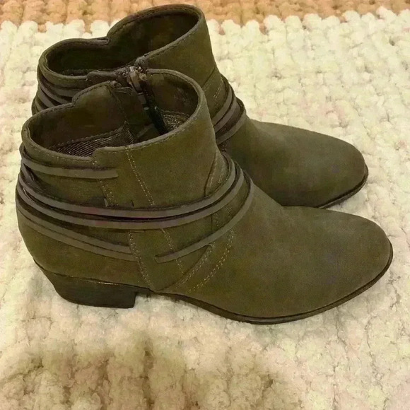 Madden Girl Dallyy Wedge Lace Up Ankle Boot 8.5 - Picture 3 of 6
